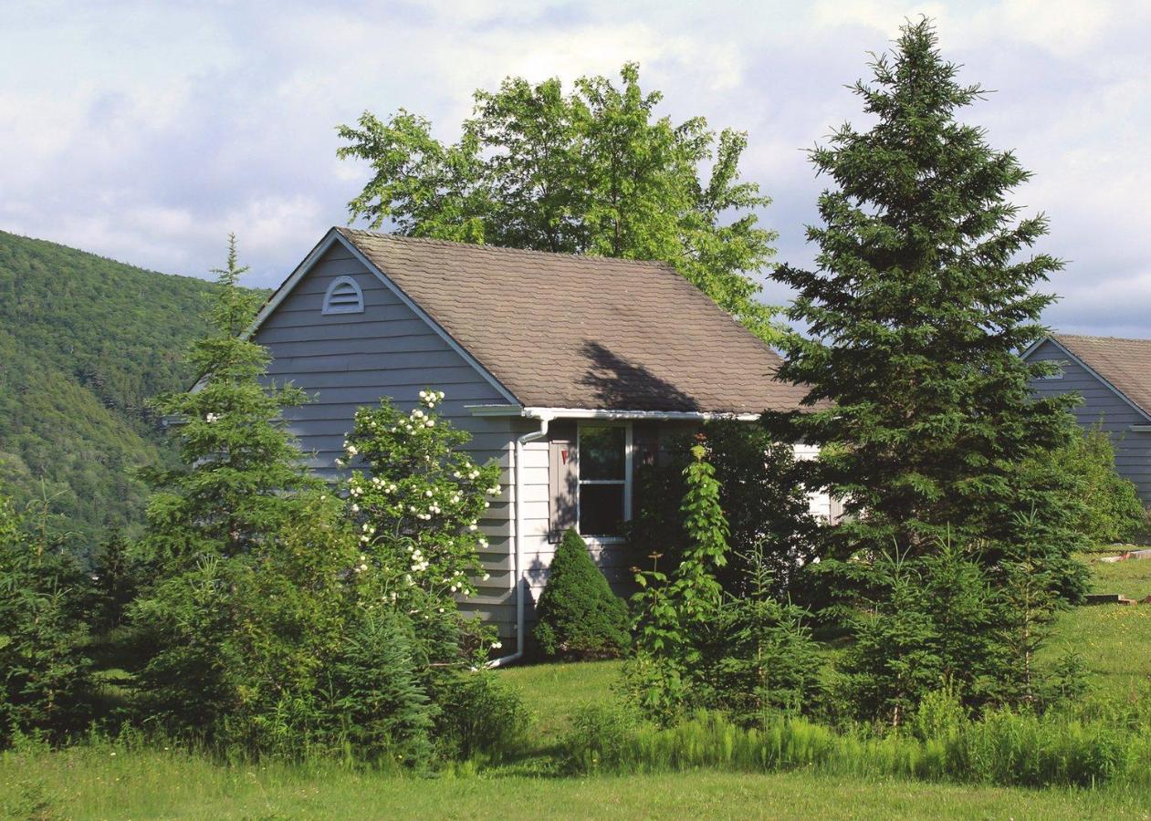 Chanterelle Inn & Cottages Baddeck Bagian luar foto