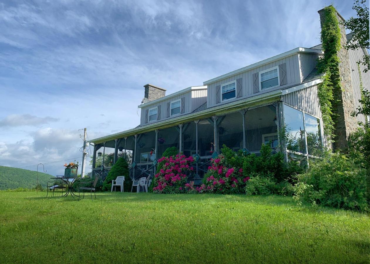 Chanterelle Inn & Cottages Baddeck Bagian luar foto