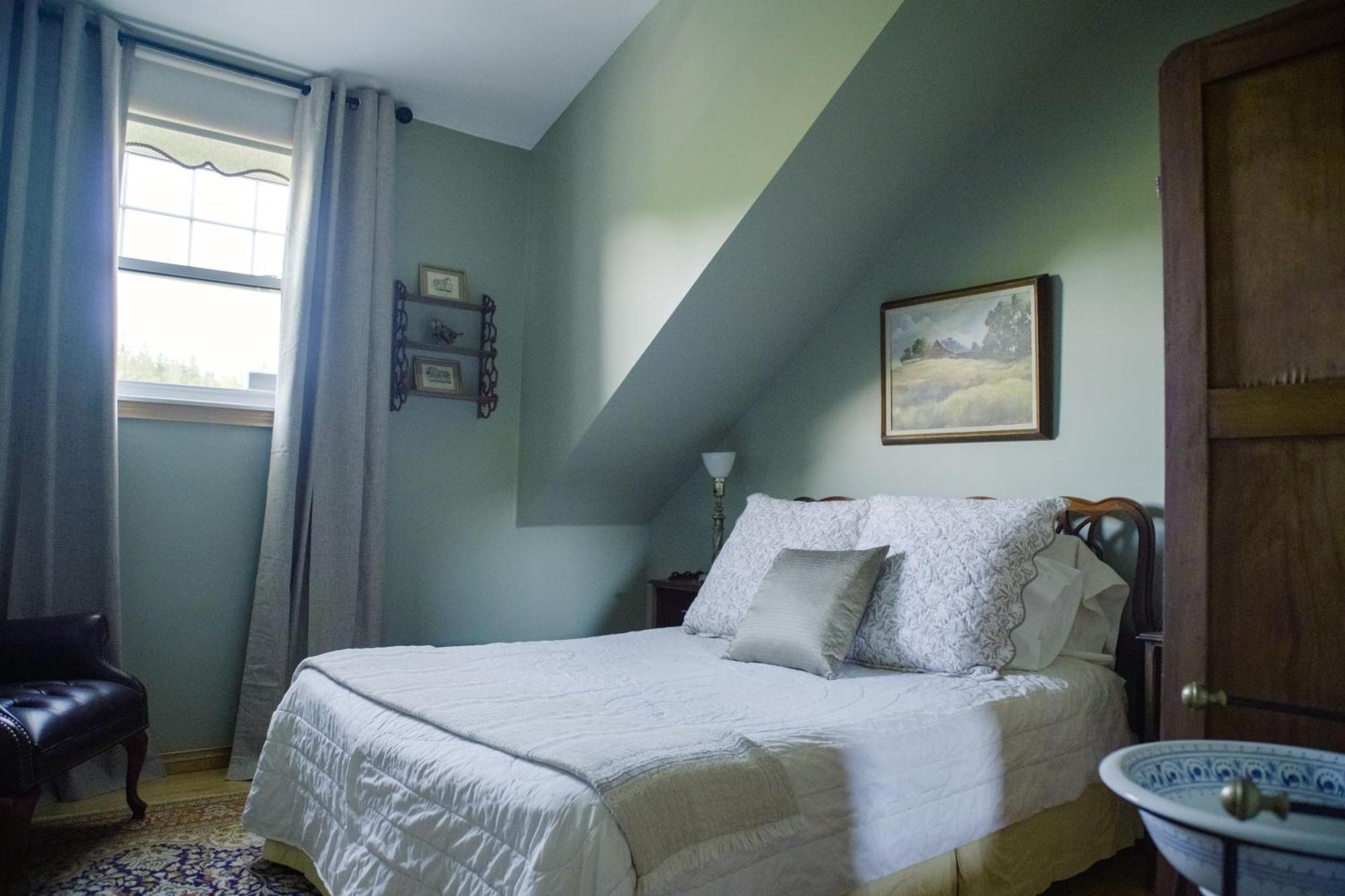 Chanterelle Inn & Cottages Baddeck Bagian luar foto