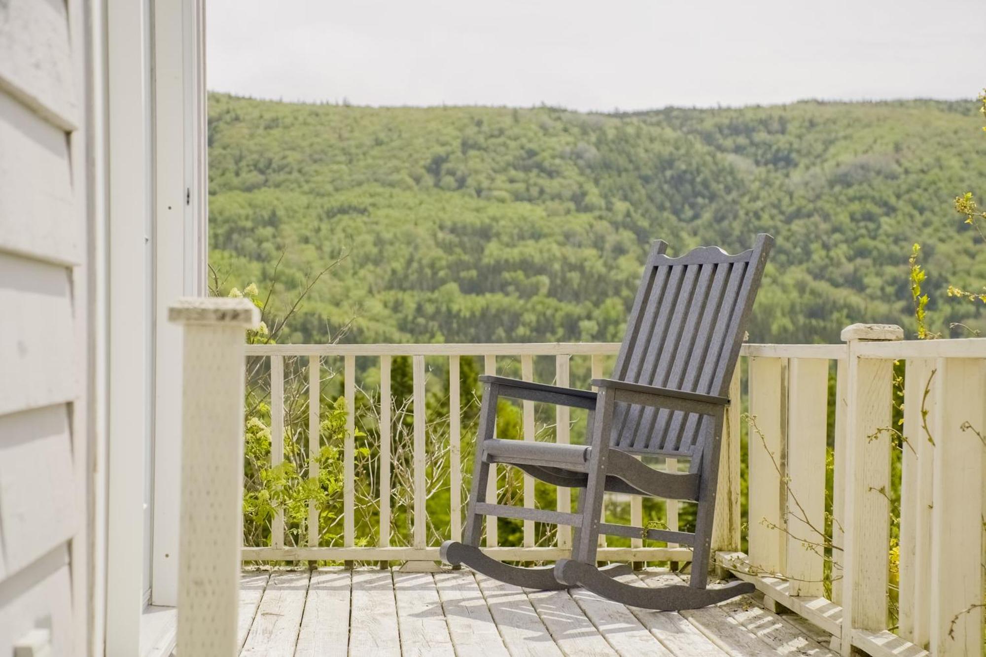 Chanterelle Inn & Cottages Baddeck Bagian luar foto