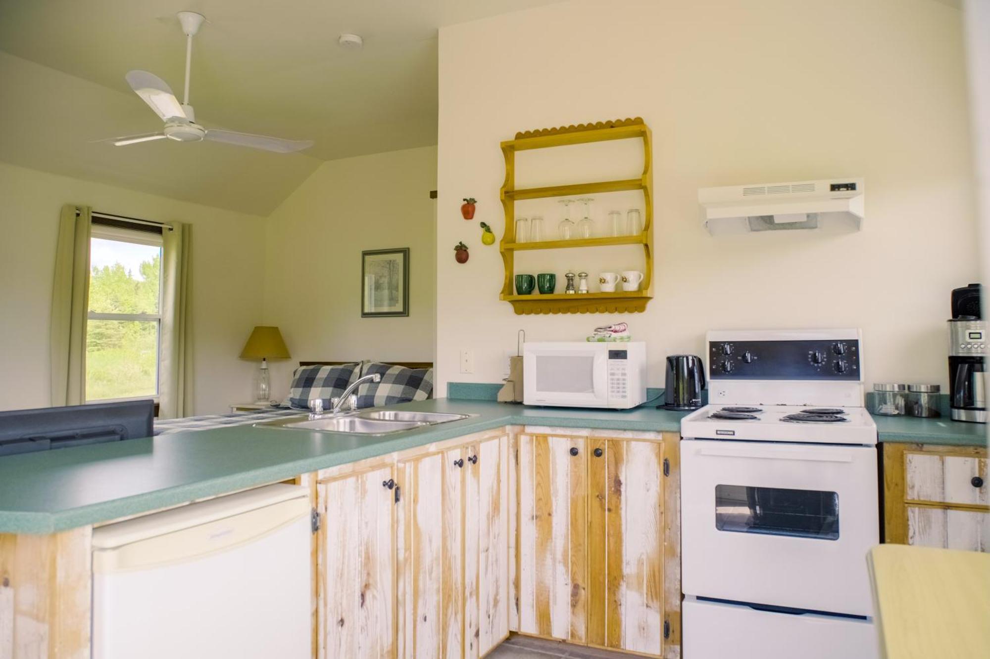 Chanterelle Inn & Cottages Baddeck Bagian luar foto