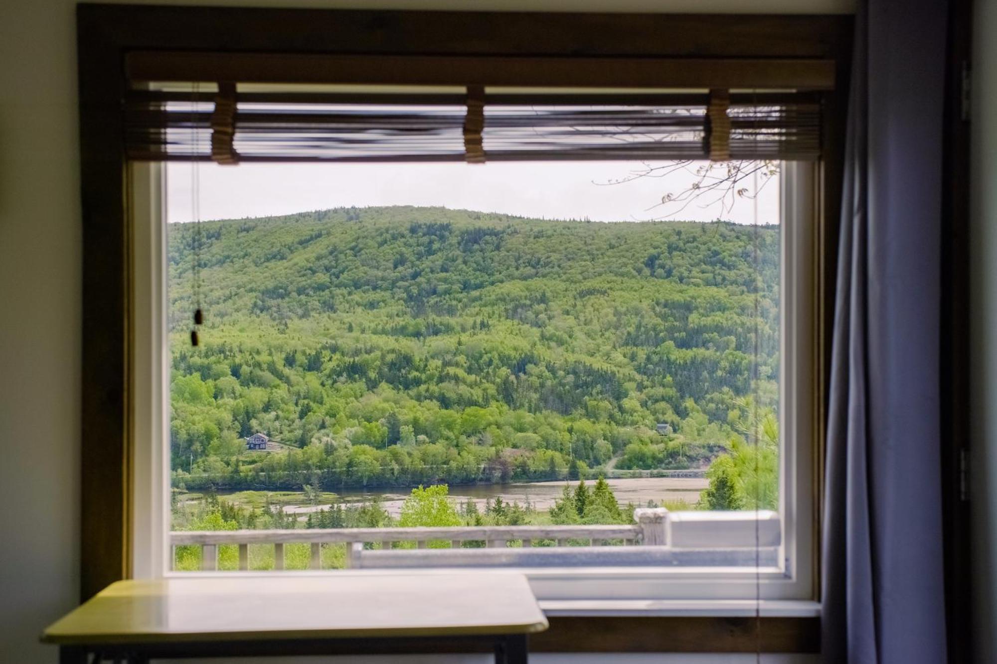 Chanterelle Inn & Cottages Baddeck Bagian luar foto