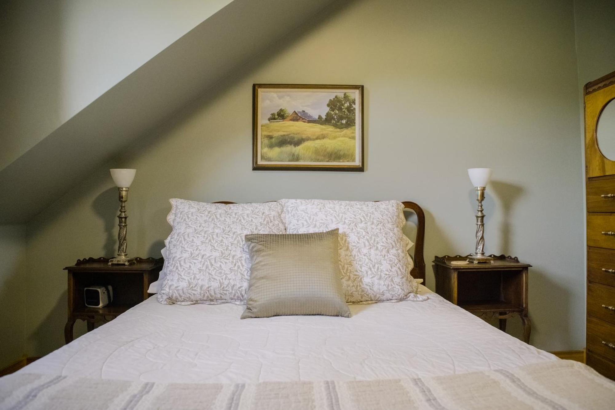 Chanterelle Inn & Cottages Baddeck Bagian luar foto